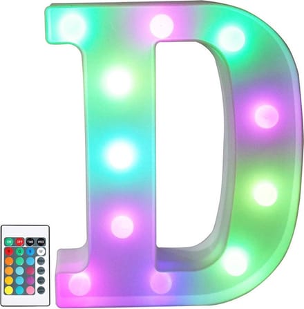 Lichtgevende Letter D - 22 cm Hoog - RGB Met Afstandsbediening - Op Batterijen