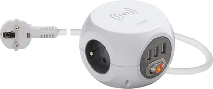 Meerdere stekkerdozen met draadloze inductie-oplader en USB-poorten