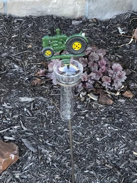 Regenmeter voor tractor en tuin met 5" breedte en 31" hoogte