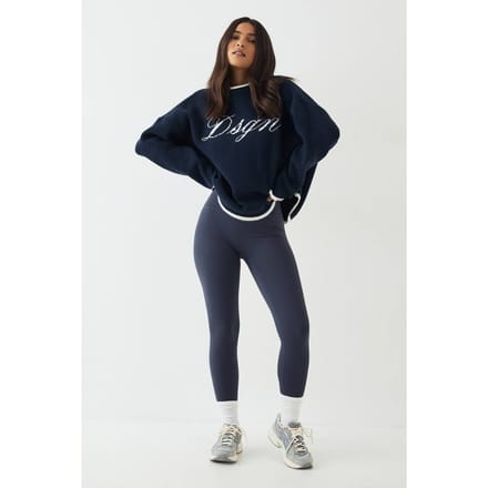 Dames DSGN Studio Script Contrast Oversized Gebreide Trui | Marineblauw | Maat: XS