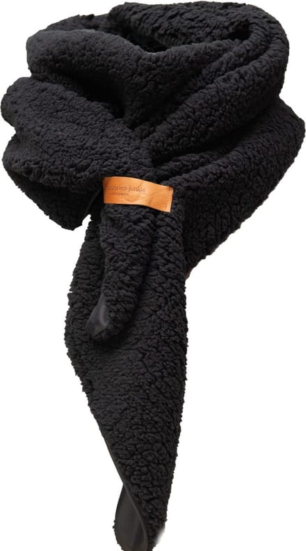 Sammy scarf- Accessories Junkie Amsterdam- Dames sjaal- Herfst winter- Fluffy- Teddy- Zwart