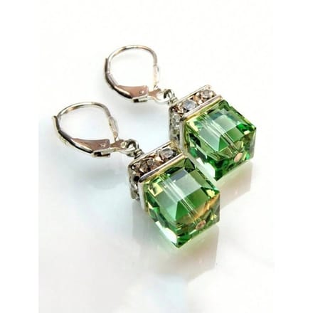 1 paire de boucles d'oreilles pendantes en cristal de forme carrée à la mode, parfaites pour les fêtes de mariage, les festivals A beige