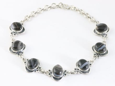 Bewerkte zilveren armband met Botswana agaat