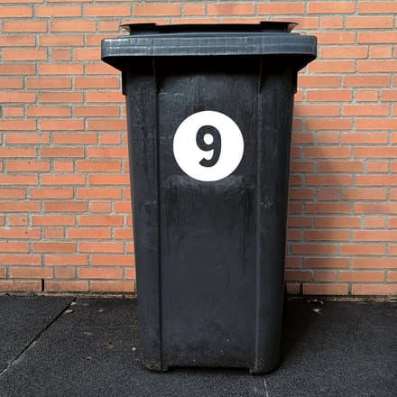 Huisnummer Zwart acryl - Cijfer 7 - Hoogte 30cm (blinde bevestiging)