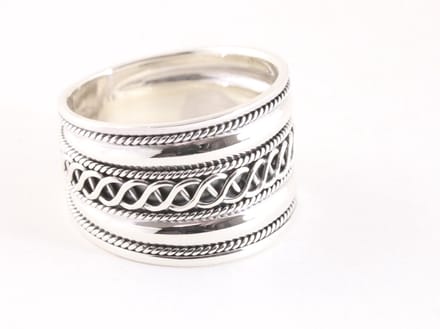 Brede zilveren ring met kruiskabelpatroon - maat 23