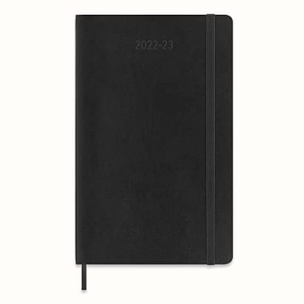 Dagplanner 18 Maanden 2022/2023 met Zachte Kaft en Elastische Sluiting - Groot 13 x 21 cm - Zwart
