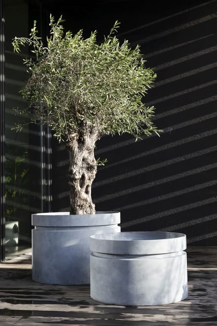 Serax Outdoor Planter Plantenbak L Grijs Diameter 85cm Hoogte 60cm