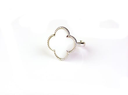 model Fiori ring in zilver witte klaver