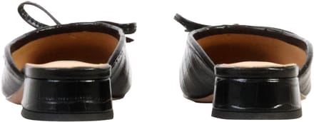 Inia-pumps met riempje