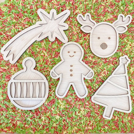 Villa Hip Kerst vulvormen set - 5 Stuks - Hout - Sensorisch speelgoed l Open einde l Speeltray - Kerstboom, rendier, kerstbal, ster, gingerbreadmannetje