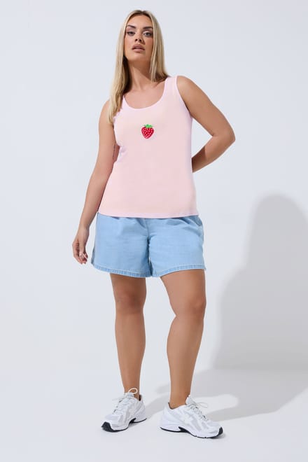 Limited Collection Lichtroze Top Met Aardbeien Borduursel Size 48