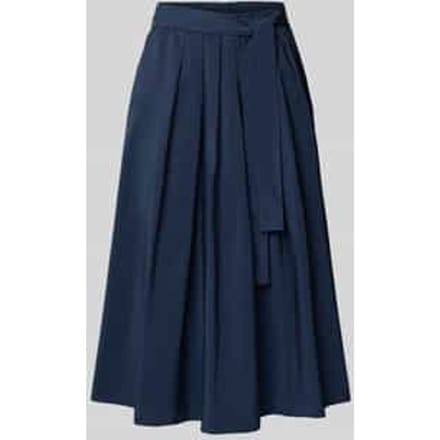 Uitlopende midirok met tailleriem