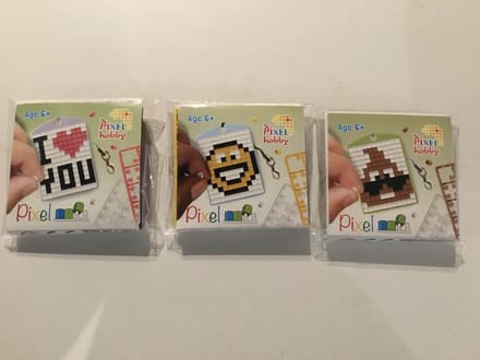 SET 3 PIXELHOBBY MEDAILLONS I LOVE YOU-SMILE-DROL