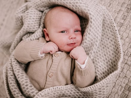 Wiegdeken wol - Pure Baby Love - bee - grijs