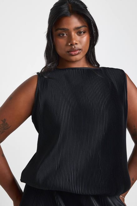boohoo Dames Plus Bubble Zoom Top En Maxi Rok Co Ord | Black | Maat: 20
