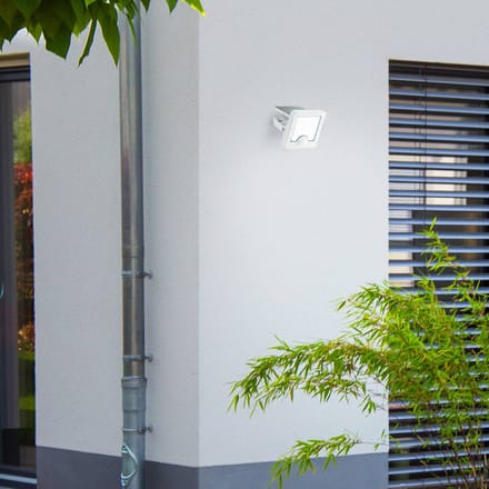 Brilliant Luton - Buiten wandlamp - LED 4W - Solar - Sensor - 540 lm - 4000K - IP65 - Wit