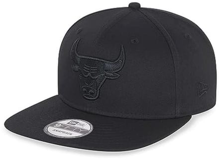 Chicago Bulls NBA Black on Black 9Fifty Snapback Cap