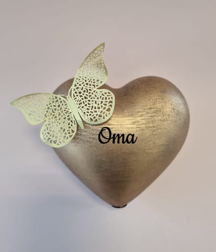 Urn hart met vlinder - oma - antiek goud - 450 ml
