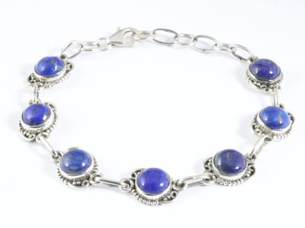 Bewerkte zilveren armband met lapis lazuli
