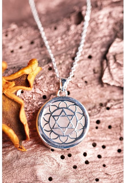 Hanger Hart Chakra Anahata
