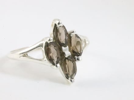 Fijne zilveren ring met rookkwarts - maat 19