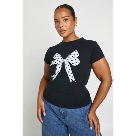 boohoo Dames Plus Polkadot Print Baby Tee | Zwart | Maat: 50