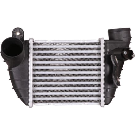Intercooler NISSENS 96747