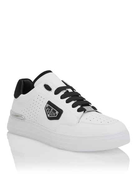 Lo-Top Sneakers