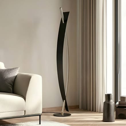 Lucande LED vloerlamp Marija, zwart, metaal, hoogte 140 cm