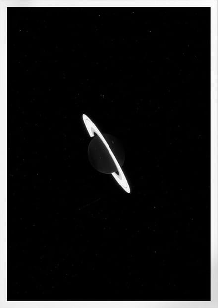 Vanishing Saturn In Black And White | Space, Astronomie & Ruimtevaart Poster | A3: 30x40 cm