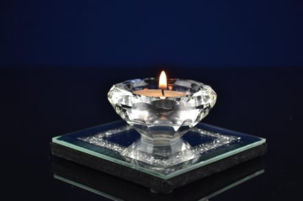 Luxe Kristallen Waxinelichthouder met Plateau – Modern en Sfeervol Design