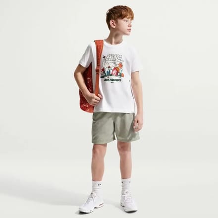 T-shirt kind Nike