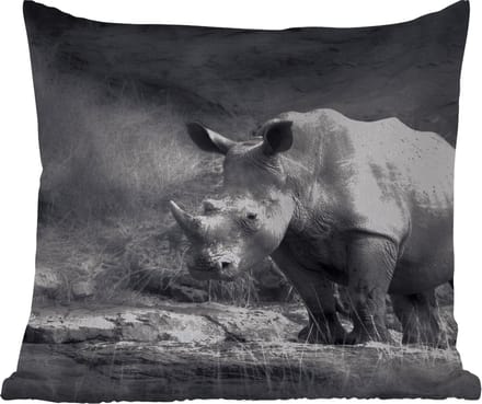 Tuinkussen - Neushoorn - Natuur - Gras - Zwart - Wit - 40x40 cm - Weerbestendig