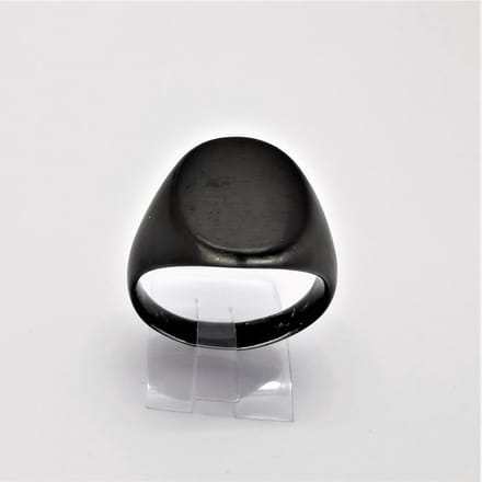 Schitterend - Stoer - RVS ovale mannen zegelring maat 20 zwart coating.