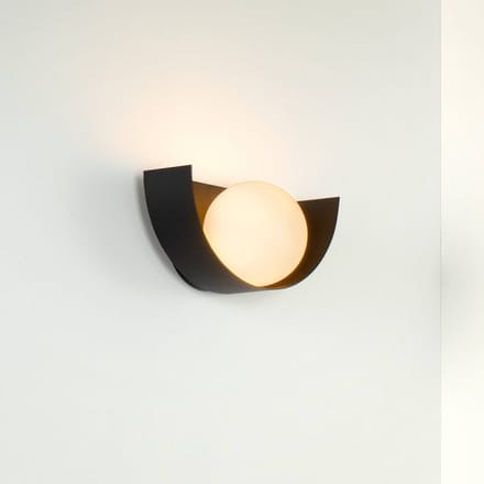 Lucide Wandlamp Benni met bolkap van glas, zwart