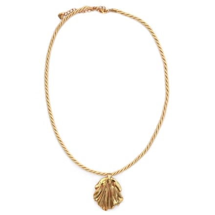 Statement ketting met gouden schelp