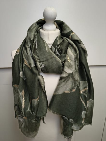 Lange dames sjaal Yolande-gebloemd motief-groen wit mos mint goud