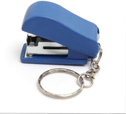 Mini Nietmachine - Kantoor Nietmachine - Papier Binden - Met Sleutelhanger - 5 x 5 x 5 cm - Willekeurig