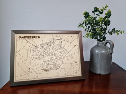 Decoratief Beeld - Houten Van Haaksbergen - Hout - Bekroned - Bruin - 21 X 30 Cm