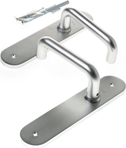 Deurkrukgarnituur aluminium op schild 45x210mm, D-model F1 afgerond model blind