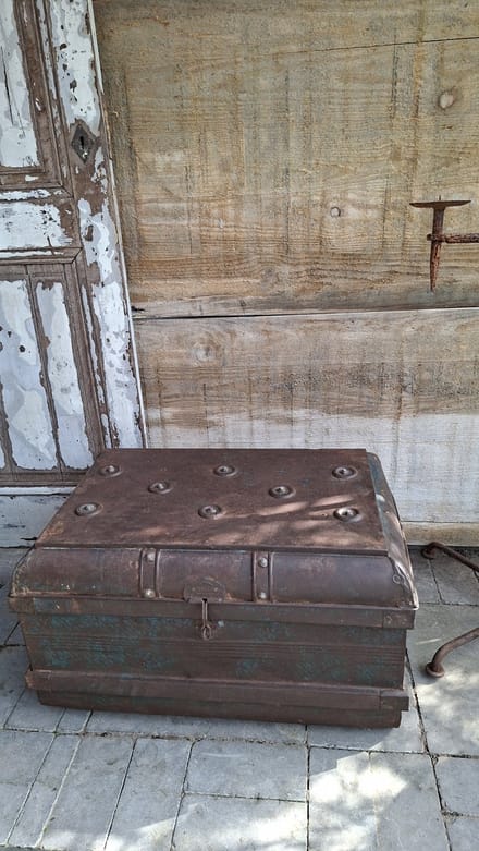 Suitcase old iron