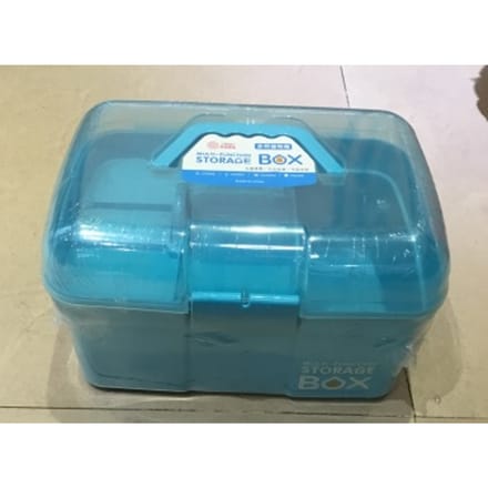 Multifunctionele organizer en opbergkoffer met kunstnagels en cosmetica