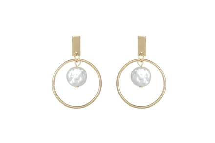 Emilie collection - oorbellen - oorhangers - parel - goudkleurig