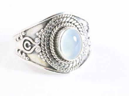 Bewerkte zilveren ring met aqua chalcedoon - maat 18
