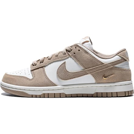 Nike Dunk Low Sail White Metallic Gold Dames Sneakers Tan Linnen IO4244101 40.5 gray