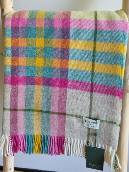 Wollen Plaid - FALMOUTH Pink (Merino) 140x185cm - Bronte x Plaids.shop