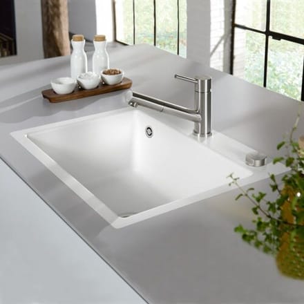 Villeroy & Boch Subway 60 S flat sink, drain with excenter operation 33092FR1