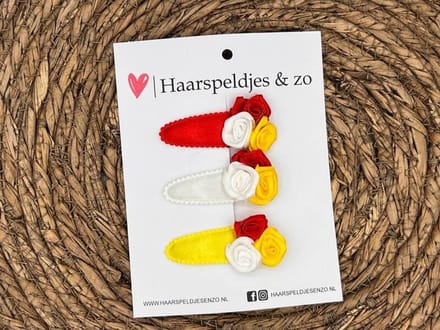 Oeteldonkse roosjes op klikklakspeld - carnaval