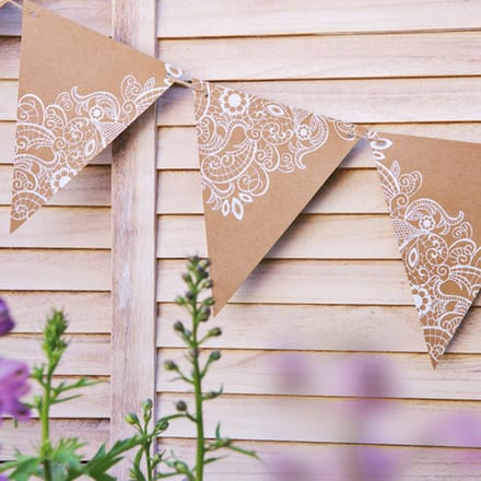 Partydeco - Papieren Slinger met witte print - 2,3 m