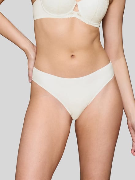 Triumph Tai-Slip Red Label Body Make-Up Illusion Lace